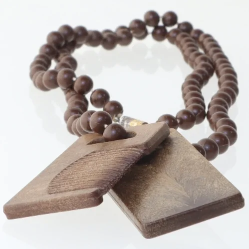 Halskæde med vedhæng (str. 60 cm)