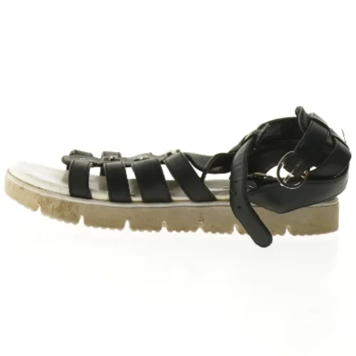 Sandaler fra Disney (str. 35 )