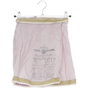 Lyserød nederdel med print fra Exit (str. 122)