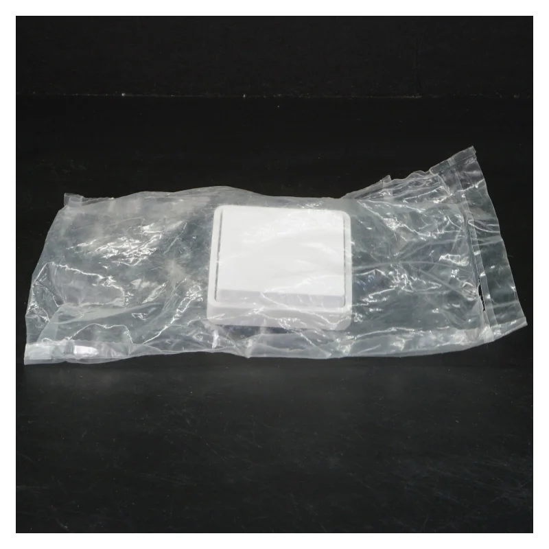 Kvadratisk vægstik (str. 5x5 cm)