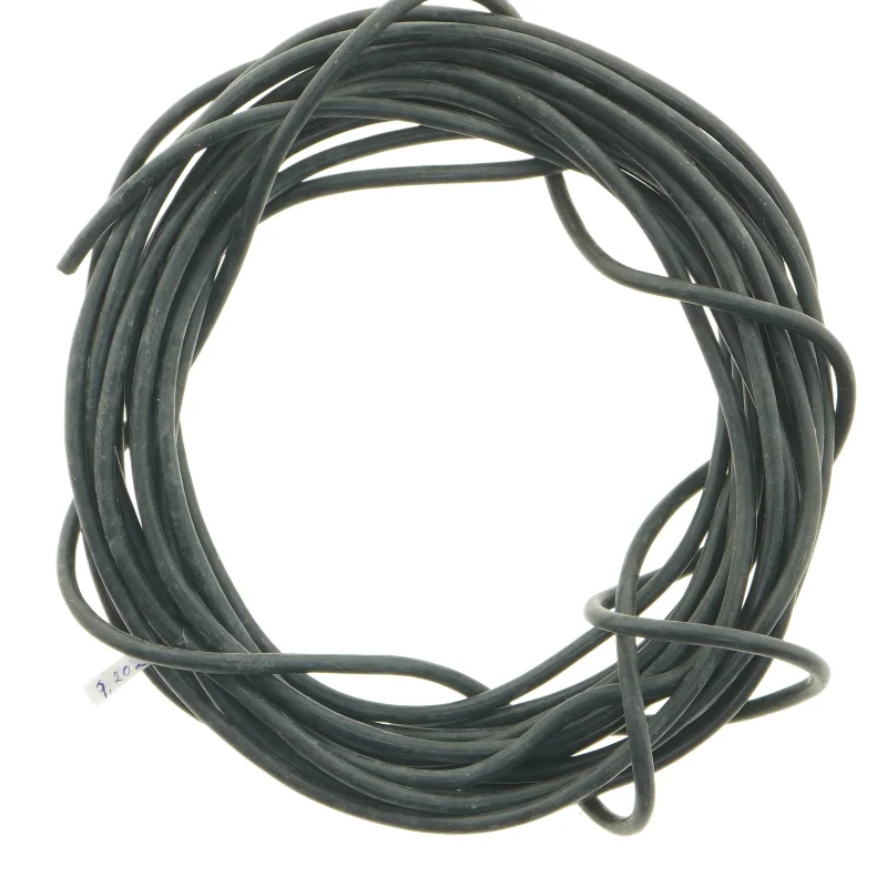 Sort elektrisk kabel