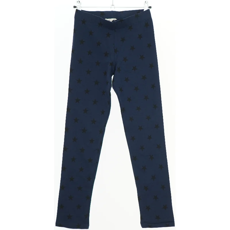 Mørkeblå leggings med stjernemønster fra H&M (str. 152)