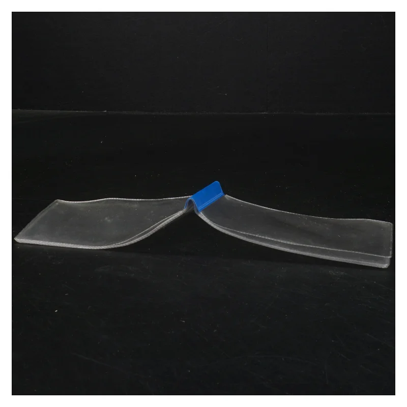 Transparent plastpose med blå kant (str. 13,5x8,5 cm)