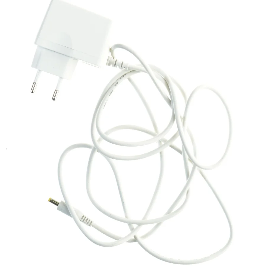 Oplader med tyndt rundt stik fra Logi (str. 180 cm)