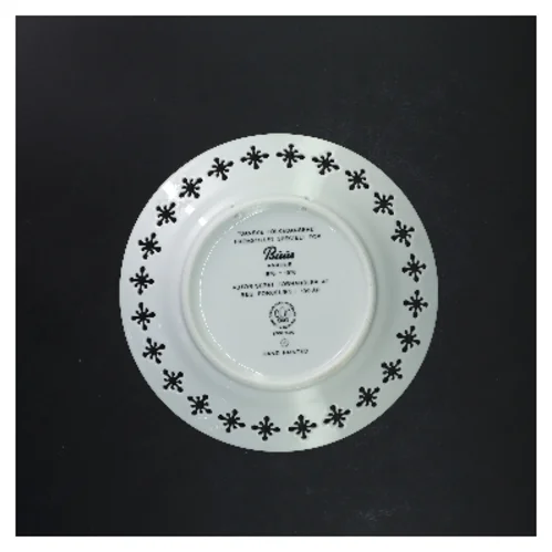 Dekorativ tallerken med danske folkedansere fra Bing Og Grøndal (str. Ø 22 cm)