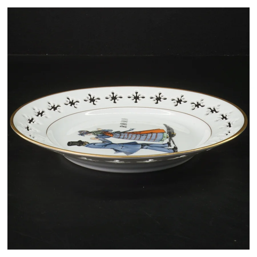 Porcelænsfad med dansepar motiv fra Bing & Grøndahl (str. Ø 22 cm)