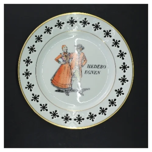 Dekorativ tallerken med Hedelbo Egnen motiv fra Bing Og Grøndal (str. Ø 22 cm)
