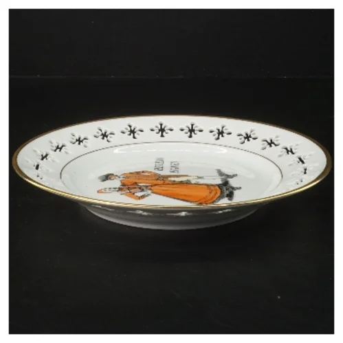 Dekorativ tallerken med Hedelbo Egnen motiv fra Bing Og Grøndal (str. Ø 22 cm)