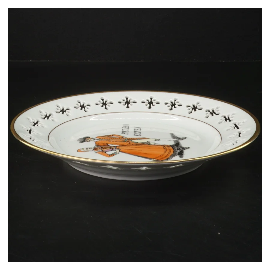 Dekorativ tallerken med Hedelbo Egnen motiv fra Bing Og Grøndal (str. Ø 22 cm)