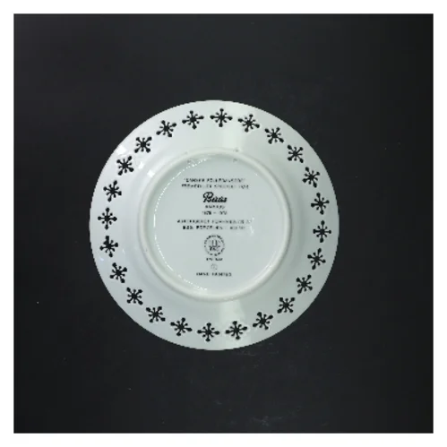 Dekorativ tallerken med dansk folkedans motiv fra B&G Porcelæn (str. Ø 22 cm)