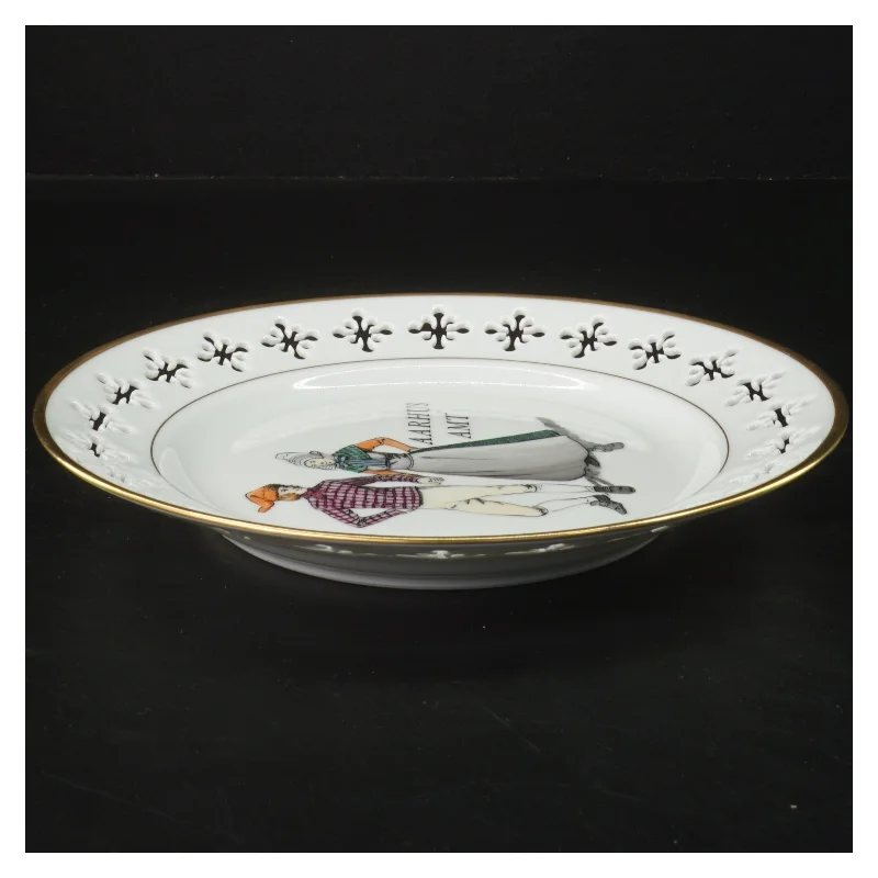 Dekorativ tallerken med dansk folkedans motiv fra B&G Porcelæn (str. Ø 22 cm)