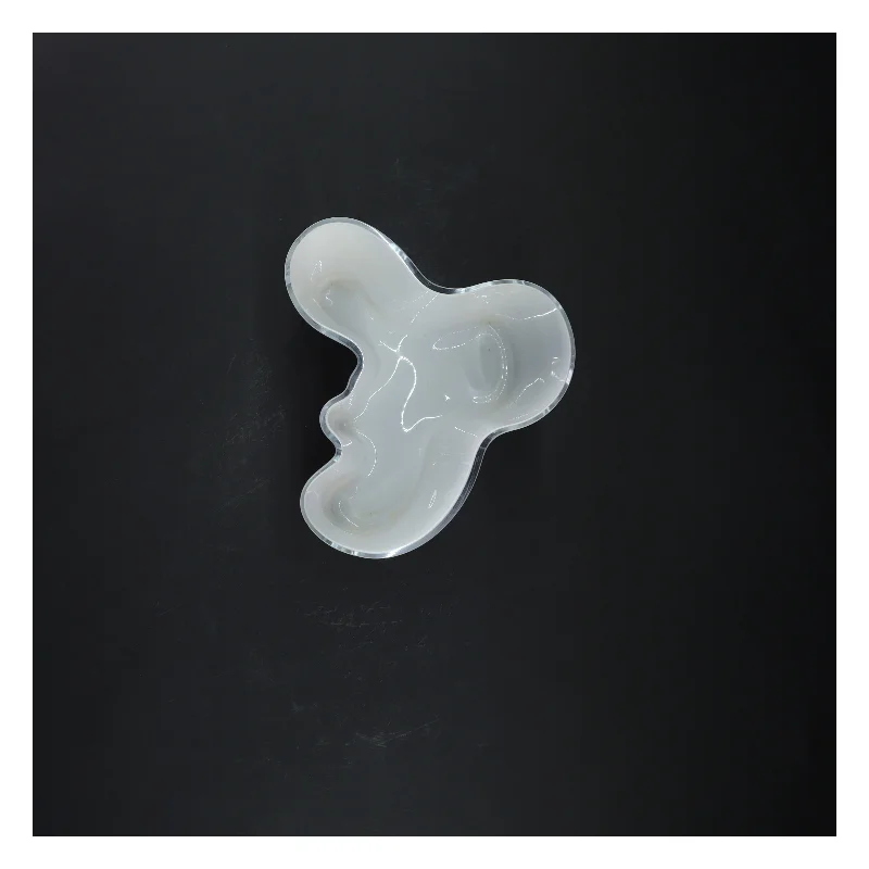 Hvid glasvase (str. 15x12x13 cm) fra Aalto