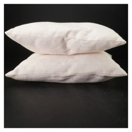 2 pyntepuder (str. 36 x 36 cm)