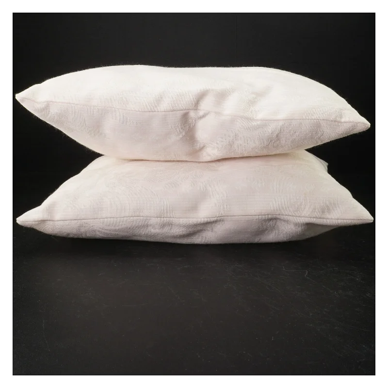 2 pyntepuder (str. 36 x 36 cm)