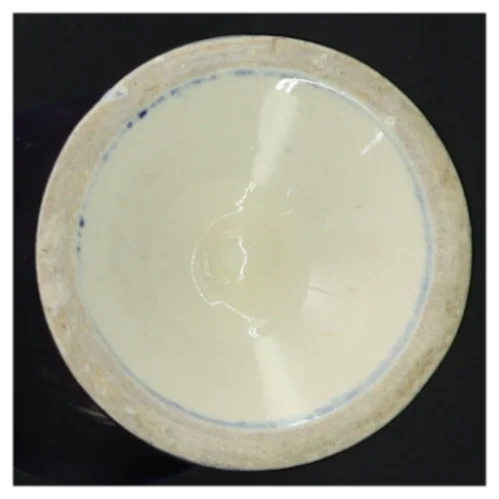 Porcelænsvase med guldmotiv (str. 18 cm)