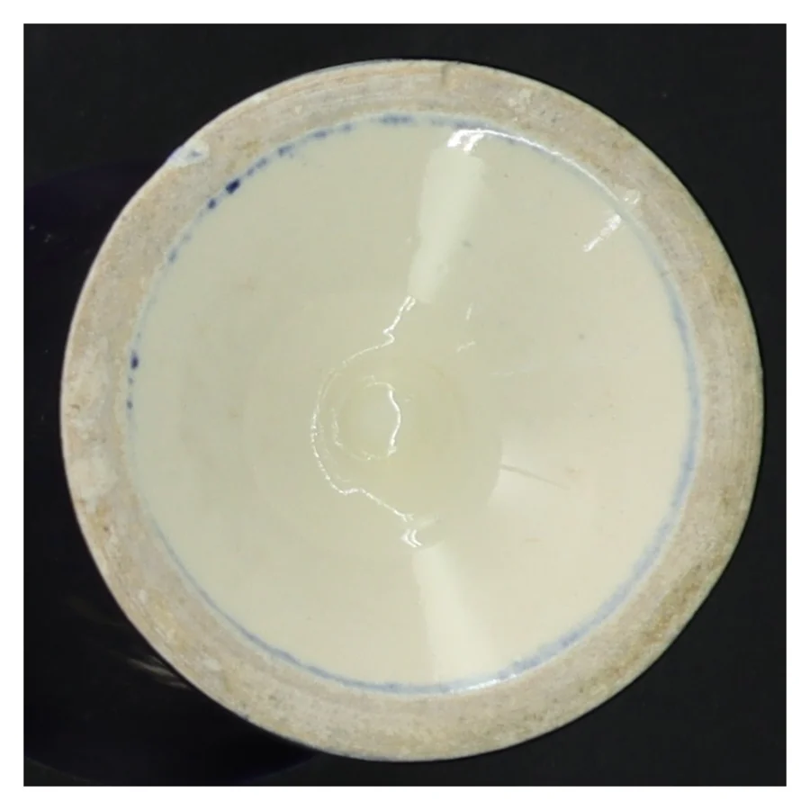 Porcelænsvase med guldmotiv (str. 18 cm)