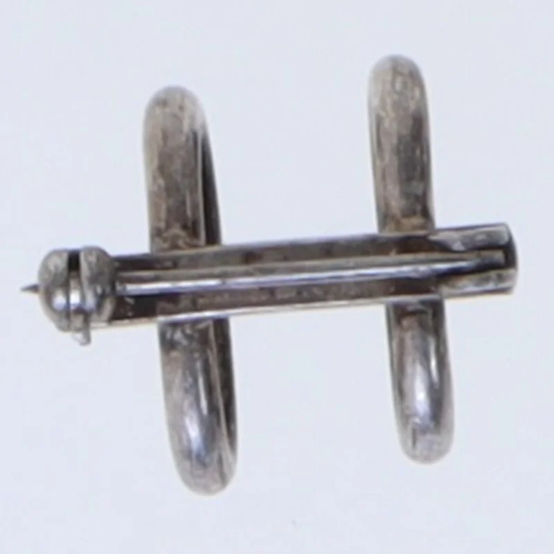 Vintage sølvbroche (str. 2 cm)