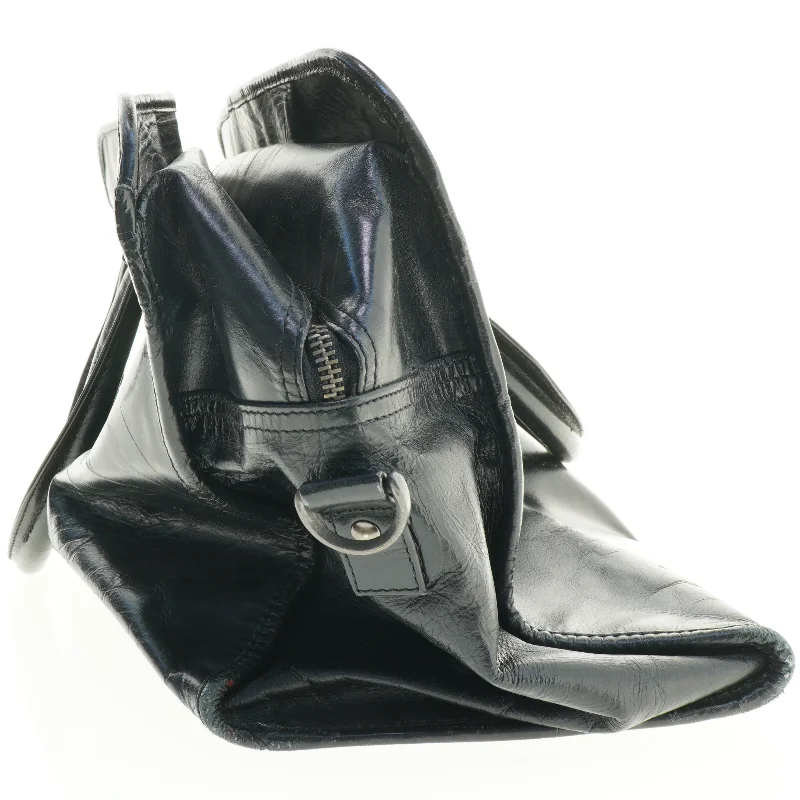 Brugt sort skuldertaske (str. 55 x 20 cm)