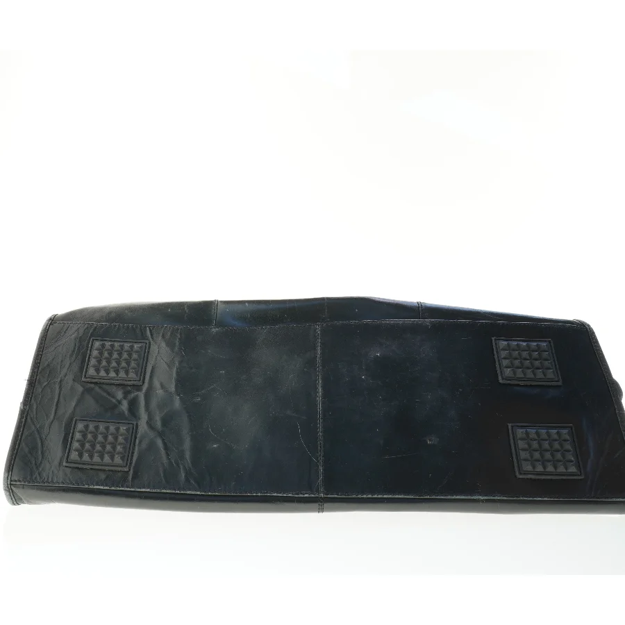 Brugt sort skuldertaske (str. 55 x 20 cm)
