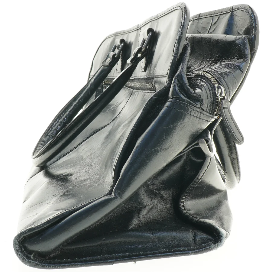 Brugt sort skuldertaske (str. 55 x 20 cm)