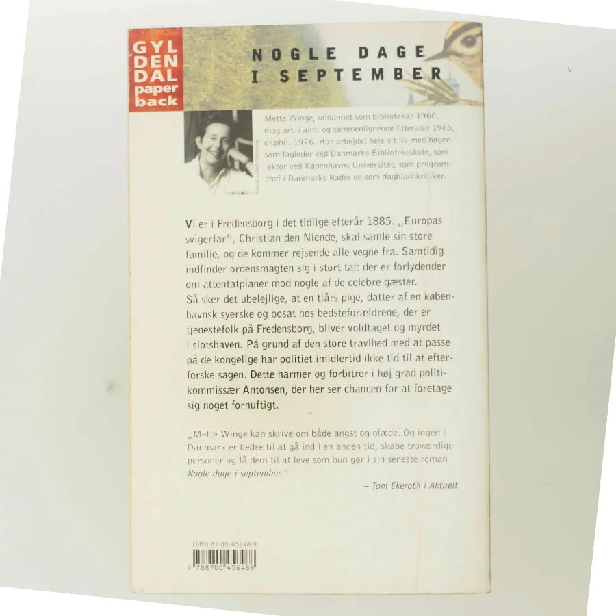 Nogle dage i september : en familieroman af Mette Winge (Bog)