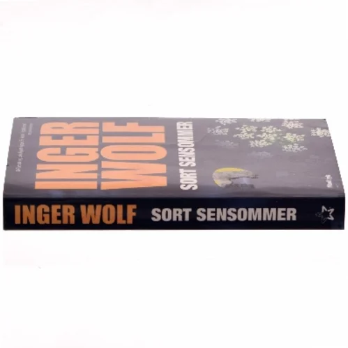 Sort sensommer af Inger Wolf (Bog)