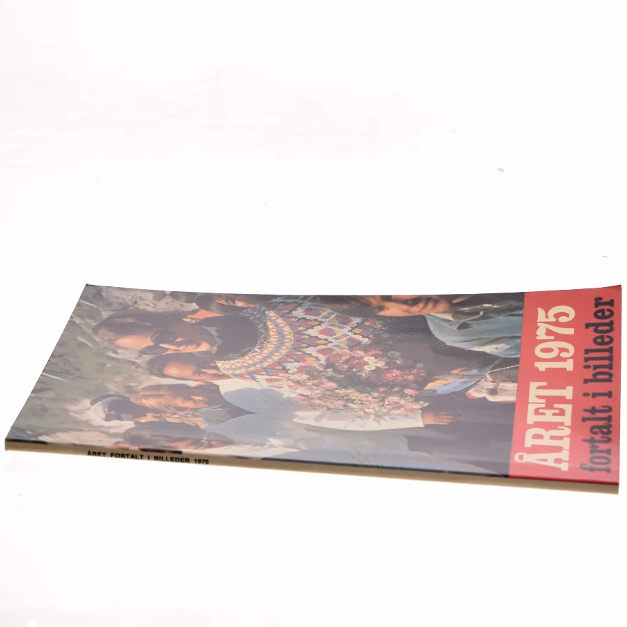 Året 1975 fortalt i billeder (Bog)