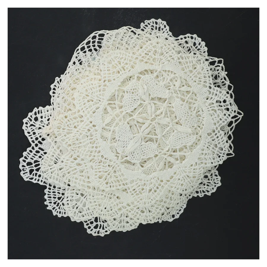 12 stk hæklede dækkeservietter (str. 12 stk 14 cm)