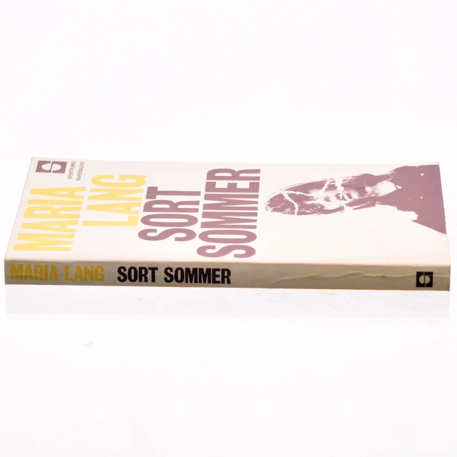 Sort sommer af Maria Lang