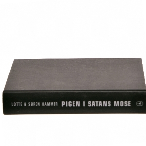 Pigen i Satans Mose af Lotte Hammer (Bog)