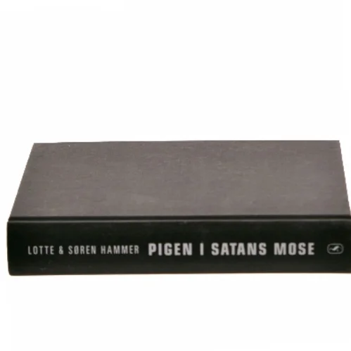 Pigen i Satans Mose af Lotte Hammer (Bog)