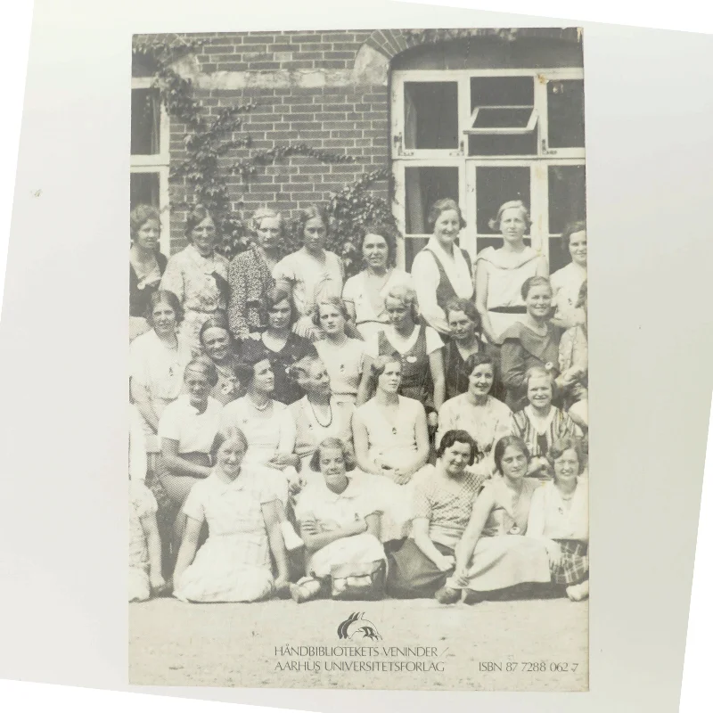 Kvinder Undervejs af Dansk Kvindesamfund i Aarhus (Bog)