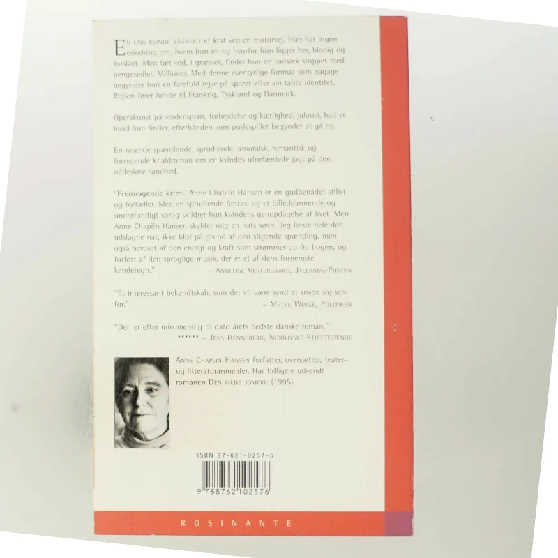 På knivens æg : roman af Anne Chaplin Hansen (Bog)