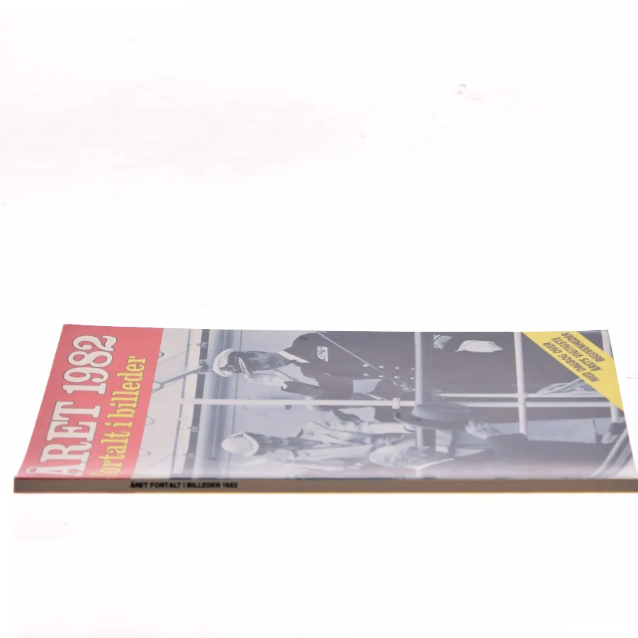 Året 1982 fortalt i billeder af Carlsen if (Bog)