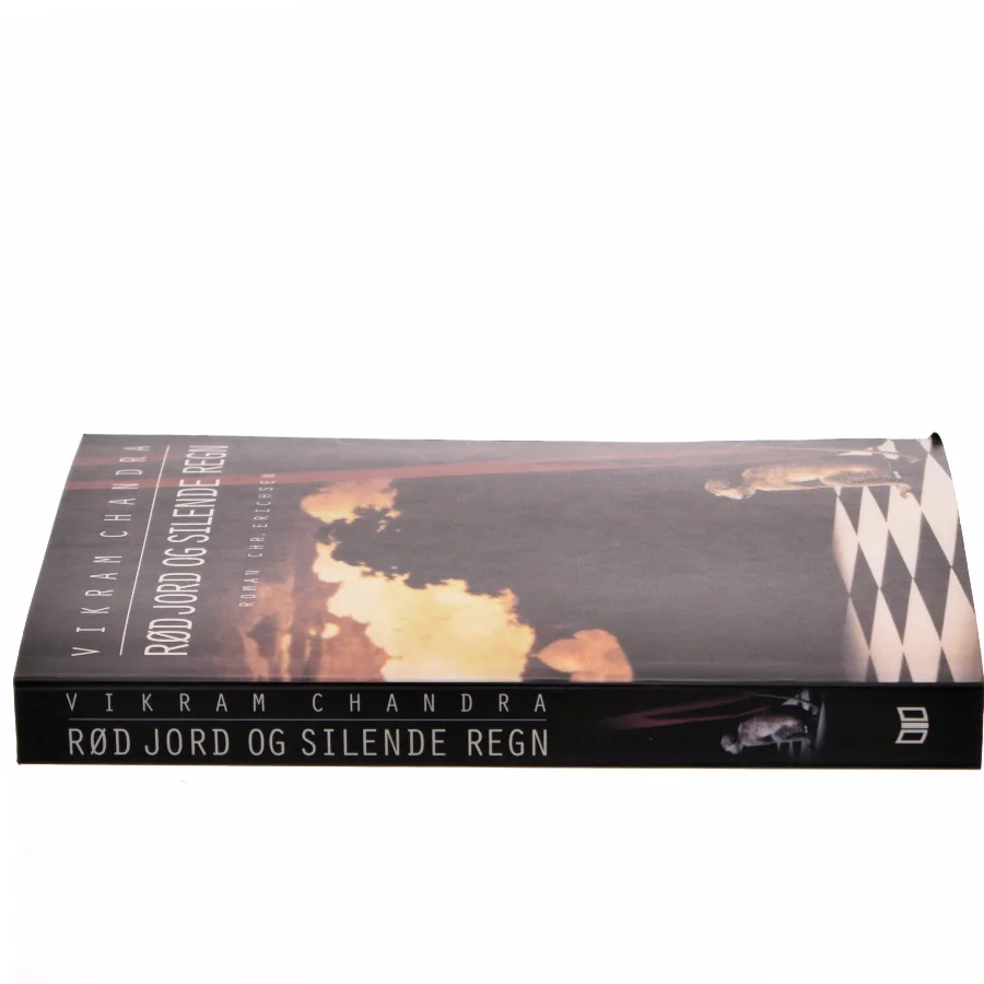 Rød jord og silende regn af Vikram Chandra (Bog)