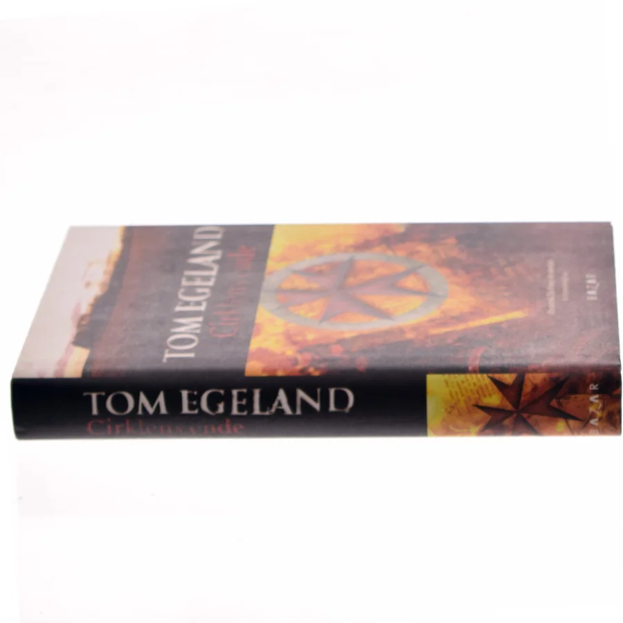 Cirklens ende : spændingsroman af Tom Egeland (Bog)
