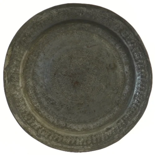Dekorativ antik må metalbakke (str. 23,5 cm)