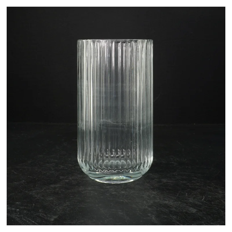 Glasvase fra Lyngby (str. Ø elve. h 20. cm)