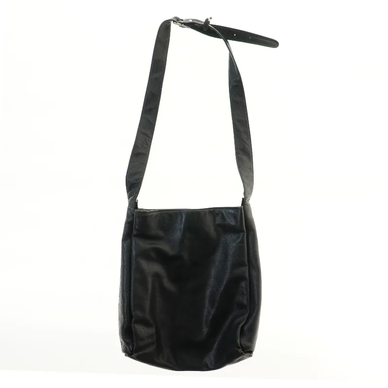 Sort skuldertaske fra Bey Leder (str. 37x34 cm)