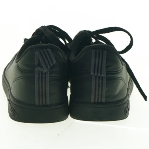 Sorte sneakers fra Adidas (str. 40 2/3)