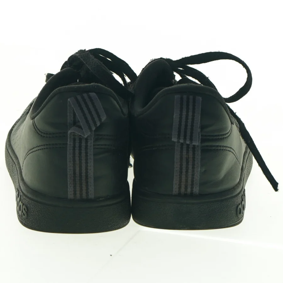 Sorte sneakers fra Adidas (str. 40 2/3)