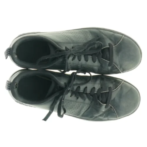 Sorte sneakers fra Adidas (str. 40 2/3)