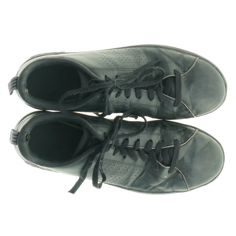Sorte sneakers fra Adidas (str. 40 2/3)