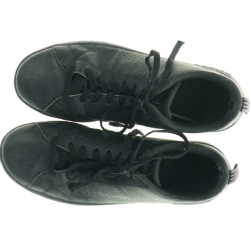 Sorte sneakers fra Adidas (str. 40 2/3)