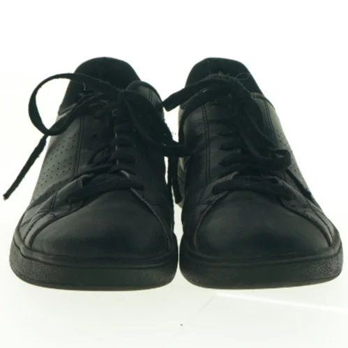 Sorte sneakers fra Adidas (str. 40 2/3)
