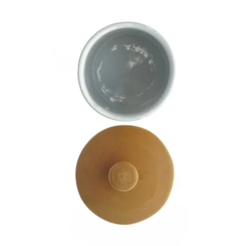 Keramik beholder med låg (str. 12 x 8 cm)