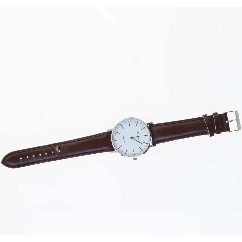 Brun læderrem ur fra Geneva (str. 24 cm)