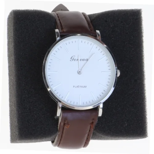 Brun læderrem ur fra Geneva (str. 24 cm)