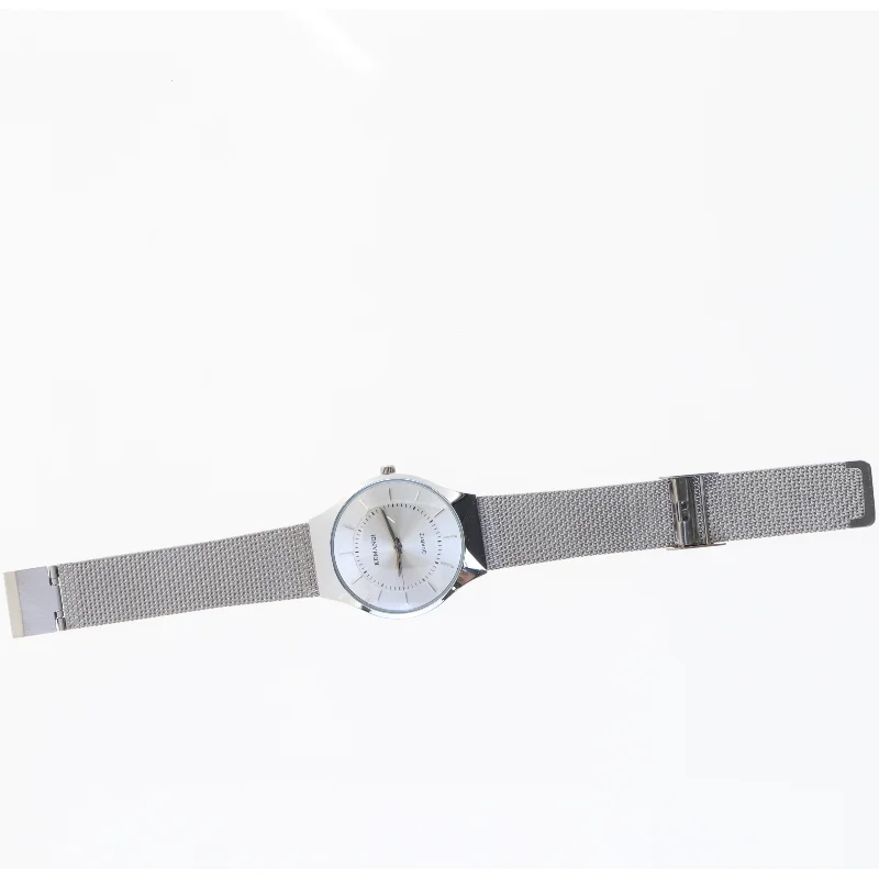 Sølvfarvet armbåndsur fra Kemanqi (str. 23 cm)