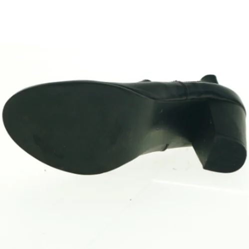 Sorte ankelstøvler med hæl (str. 40)